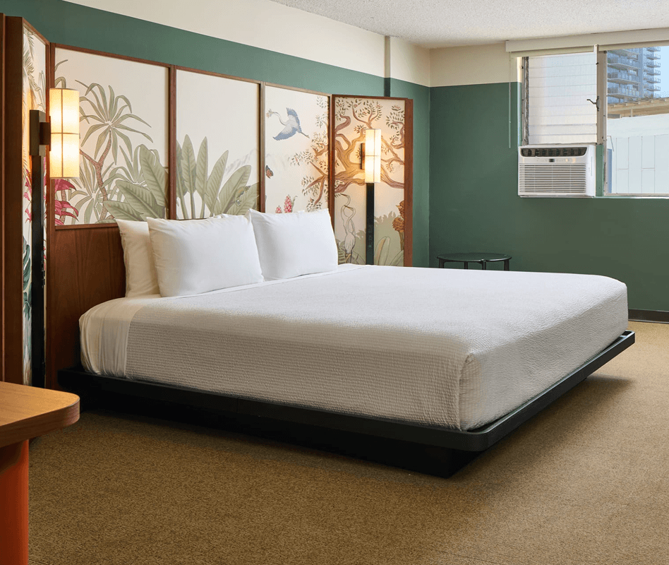 King guest room with tropical-inspired décor at Pagoda Hotel Honolulu